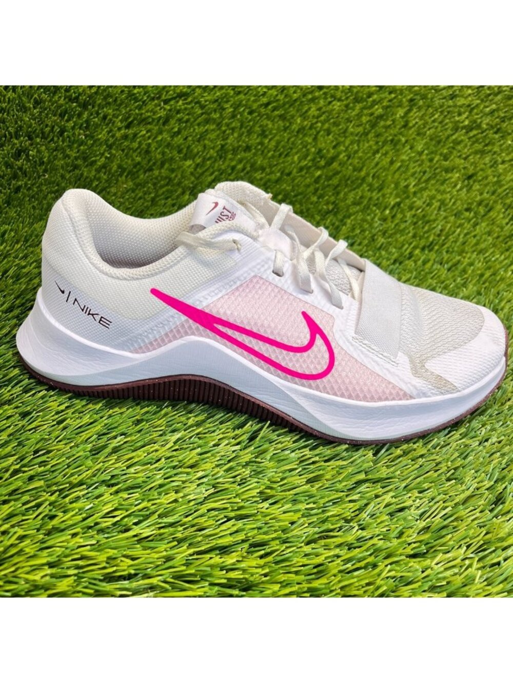 Nike MC Trainer 2 Womens Size 9.5 White Pink Athletic Running Shoes Sneakers